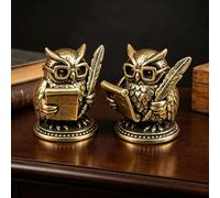Figurine de hibou érudit en laiton vintage portant des lunettes et lisant un livre avec un stylo plume, décoration de bureau d'étude créative, symbole de sagesse érudite, petit ornement de bureau Cuiv