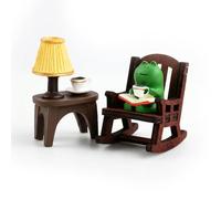 Figurine Décorative, Grenouille Verte en Résine dans un Fauteuil à Bascule avec Café et Livre, Décoration de Lampe de Table, Décoration Amusante pour Salon et Bureau, Cadeau pour Amis et Collègues