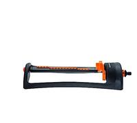Fiskars Arroseur M à économie d'eau, Réglage Facile de la portée, Pied métallique Robuste, Taille Universelle, Portée 16 x 17 m, 506 g, Noir/Orange, 1023662