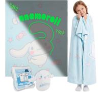 Get Trend Hello Kitty Cinnamoroll Phosphorescent Plaid Polaire et Coussin | 130x150cm Plaid Canapé Lit et 3D Coussins Décoratifs, Comfy Decoration Chambre ou Salon, Cosy Idee Cadeau (Bleu Cinnamoroll)