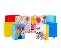 Hallmark Assortiment de sacs cadeaux pour toutes les occasions (8 sacs : 4 sacs moyens de 22,9 cm, 4 grands de 33 cm) fleurs, papillon, rayures, solides pour anniversaires, fêtes prénuptiales, fête