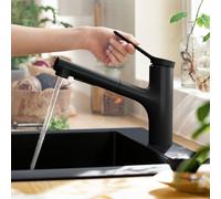 hansgrohe Zesis M33 - Mitigeur de cuisine avec douchette extractible métallique, avec guidage du flexible (sBox), 2 jet, Robinet 150 mm, Robinetterie avec bec pivotant, Noir mat, 74821670