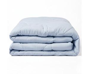 HOMESCAPES Couverture Rafraîchissante Été, 240 x 220 cm | Couette Légère au Toucher Frais, Double Face, Housse Nylon et Élasthanne, Garnissage Soyeux 100 g/m², Lavable en Machine