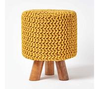 HOMESCAPES Pouf tressé en Tricot et Pieds en Bois, Coloris Jaune Moutarde, 32x32x42 cm