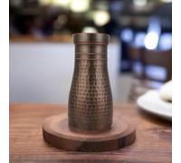 HYGGE Carafes de chevet en cuivre pur - Pichet à eau en cuivre pur pour cadeau, maison, sport et yoga avec gobelet - Avantages ayurvédiques pour la santé - Martelé antique - Capacité 1 litre