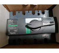 Sectionneur Schneider Electric ComPact INSE80 3P 80A avecrotative noire 28998
