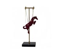 Ioensy Statue Cheval Résine Métal Marbre Sculpture Cheval Décor Figurine Cheval Moderne Objet Art Équestre Cadre Métal Doré et Chaînes Fines avec Base Marbre, Rouge Bordeaux