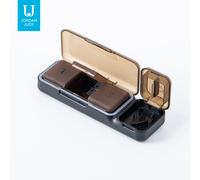 JORDAN&JUDY Petit organiseur de pilules, boîte de rangement portable mini pour pilules quotidiennes avec coupeur de comprimés, 1 pièce, marron
