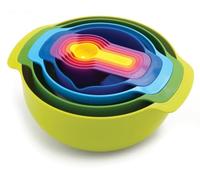 Joseph Joseph Nest 9 Plus 9-Pièces, set emboîtable avec Bol mélangeur grand et petit, passoire, tamis, 5 tasses à mesurer, Multicolore
