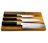 Kai Wasabi Black Set de couteaux Santoku pratiques 16,5 cm, couteau d'office 10 cm, couteau polyvalent 15 cm + planche en chêne 30 x 20 cm