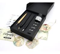 Kit de calligraphie comprenant des plumes, des porte-plumes et de l'encre