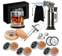 Kit de Fumoir Cocktail avec Torche, Kit Cocktail Smoker avec 4 Copeaux Bois et Touilleur Cocktail, Glace Carbonique pour Cocktail Accessoires pour Whisky, Boissons, Bourbon, Café, Fromage, Viandes