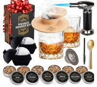 Kit fumoir à whisky - Kit fumoir pour cocktails avec torche, 2 verres à whisky, 2 machines à glaçons et 6 saveurs de copeaux de bois