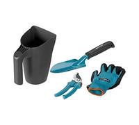 Kit outils de jardinage sur balcon de Gardena : kit jardinage 4 pièces pour l’entretien du jardin, transplantoir robuste, réservoir en plastique, paire de gants de jardinage 8/M (8966-30)