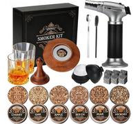 Kit pour fumer le whisky, comprenant une lampe torche, 6 types de copeaux de bois, 2 verres, 6 pierres, et un kit d'infusion pour cocktails. Idéal pour les spiritueux traditionnels