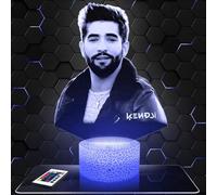 Lampephoto.fr - Lampe Kendji G. Veilleuse 3D Chanson Française | Fait en France, Socle et Format au Choix, Luminosité Ajustable, Piles/USB, Gravure HD au Laser, Idée cadeau Homme, Femme