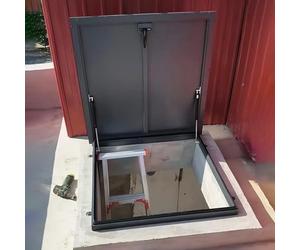 Lanterneau Trappe D'accès au Toit en Aluminium, Porte de Sécurité de Toit Robuste avec Serrure et Joint en Caoutchouc, Couvercle de Sortie de Sous-sol Étanche à La Pluie, Évent de Lucarne(70x70cm/27.6