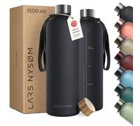 LARS NYSØM Gourde 1,5l | Bouteille d'eau 1500ml | Gourde de sport ultralégère en Tritan | Idéal pour le sport, le bureau, le yoga| 2 couvercles inclus (Carbon Black, XL 1500ml)
