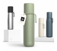 LARS NYSØM Gourde Isotherme Inox 750ml - Bouteille Café Métallique Isolée | Bouteille Isotherme Double Paroi avec Gobelet & Sangle - Gourde Étanche Garde chaudes 12h ou froides 24h - Gourde de Voyage