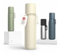 LARS NYSØM Gourde Isotherme Inox - Bouteille Thermos Double Paroi avec Gobelet & Sangle, Bouteille Métallique Étanche pour Voyage, Bureau & Plein Air (Almond Beige, 750ml)
