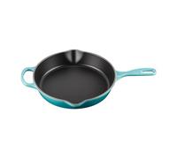 LE CREUSET Skillet profond en fonte émaillée Signature avec poignée d'assistance et deux becs verseurs, 26 cm, 2 litres, Bleu Caraïbes, 20187261700422