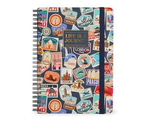 LEGAMI - Cahier à spirales ligné 7 mm, Travel Stickers, Maxi, Format A4, Papier certifié FSC, Contient 1 feuille d'autocollants, 160 pages, Fermeture élastique, 21 x 29 cm