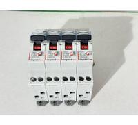 LEGRAND DNX³ Lot de 4 disjoncteurs 32A Ph+N courbe C 3kA 230V - 092825