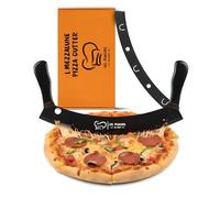 Les Plaisirs Du Chef - Coupe-Pizza Professionnel 30,5 cm Anti-Adhésif - Roulette Pizza Mezzaluna Noire en Acier Inoxydable Revêtu - Couteau Berceau Ergonomique - Découpe d’un Seul Geste