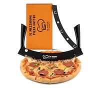 Les Plaisirs Du Chef Coupe-Pizza Professionnel 35,5 cm Anti-Adhésif - Roulette Pizza Mezzaluna Noire en Acier Inoxydable Revêtu - Couteau Berceau Ergonomique - Découpe d’un Seul Geste