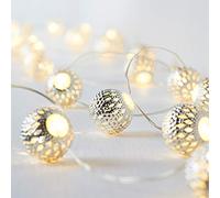 Lights4fun Guirlande Lumineuse de 20 Boules Marocaines Argentées à LED Blanc Chaud à Piles pour Intérieur