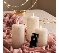 Lights4fun Lot de 3 Bougies Truglow® en Cire Blanche avec Croissants de Lune et d’Étoiles avec LED Blanc Chaud à Piles avec Télécommande célébrations Déco du Ramadan