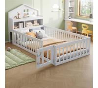 Lit bébé 90x200 en bois massif, lit-cabane blanc avec barrière de sécurité et porte, lit à châssis avec sommier à lattes, étagères et espace de rangement à la tête de lit