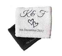 Lot de 2 Serviettes de Mariage personnalisées, Serviettes brodées avec Les Noms de la mariée et du marié, Cadeau de Mariage personnalisé, Serviette brodée, Cadeau pour Couple (2X essuie-Mains)