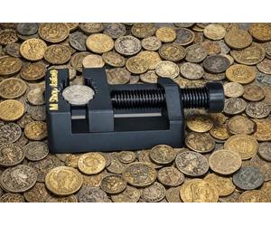 M SHOP ITALIA® Étau pince en plastique noire pour nettoyage pièces votives très rares trésors anciens or argent bronze cuivre avec sécurité et délicatesse maximale 10-40 mm Nouvelle version 2.0