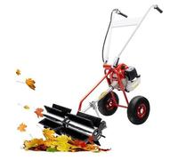Machine de nettoyage essence, moteur 2 temps. Balai-déneigeur essence avec une largeur de brosse de 56 cm, puissance de 1,7 kW. Adaptée pour le nettoyage de surfaces en gazon synthétique et de trottoi