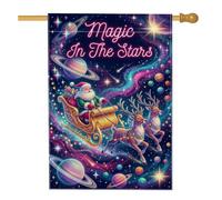 Magic In The Stars Drapeau de Noël avec citation Père Noël Galaxie 71 x 101 | Thème cosmique, drapeau de pelouse, art galaxie fluo, traîneau de renne, décoration de vacances céleste