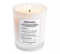 Maison Margiela - BY THE FIREPLACE Bougie Parfumée boisée épicée - Contenance : 165 g