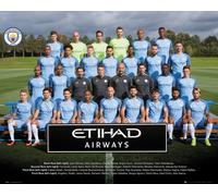 Manchester City - Mini-Poster - Football - Team Photo 16/17 + 2 Pc. plinthes en bois 50,5 cm noir