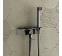 Mariner Kit de douche avec raccord mural coudé, tablette et support douchette intégré, WLS3002-GM,