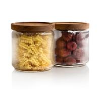 Mason & Fable Lot de 2 bocaux en verre côtelé, empilables et hermétiques avec couvercle en bois - Boîte de rangement pour céréales, pâtes, riz/farine - 1.25L -Set of 2