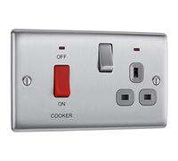 Masterplug NBS70G Interrupteur Bipolaire en Acier brossier 45 A avec Prise de Courant 13 A, néon/Gris