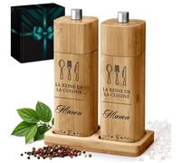 Maverton Moulin a Poivre et Moulin a Sel en Bambou Personnalisable pour elle - Idee Cadeau Femme avec impression - Salière et Poivrière 50x50x152mm - Cadeau Personnalisé avec Coffret -reine de cuisine