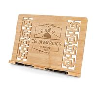 Maverton Pupitre Livre pour femme - Support de Lecture personnalisé - 24cmx39cm - Bois de bambou - Angle d'inclinaison réglable - Pour livre de cuisine - Pour Anniversaire - Végé