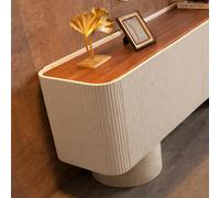 Meuble TV bas élégant au design nervuré et aux touches modernes