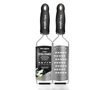Microplane Râpe de cuisine Très Gros Grains pour les pommes de terre, courgettes, carottes, pommes, choux et fromage en Noir et en acier inoxydable