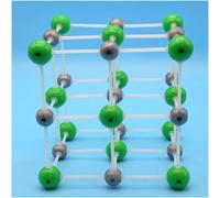 Modèle de structure cristalline du chlorure de sodium NaCl | Modèle de réseau de cristaux de sel, modèle moléculaire de chimie for la démonstration d'enseignement de la chimie