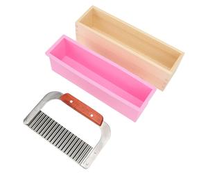 Moulette à savon rectangulaire avec découpes, en silicone, présentée dans une boîte en bois