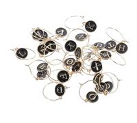 MUCKLILY Lot de 26 Marqueurs de Verre à Vin Décoratifs en Alliage de Zinc, Breloques à Vin de Lettres A à Z, Anneaux Noirs de 20 Mm, Accessoires Réutilisables pour Fêtes, Restaurants