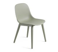 Muuto Chaise Fiber Side Chair avec pieds en bois dusty green