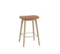Muuto Tabouret Fiber counter 65 cm cuir cognac. pieds en chêne